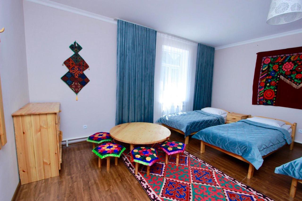 Muras Hotel Karakol Eksteriør billede