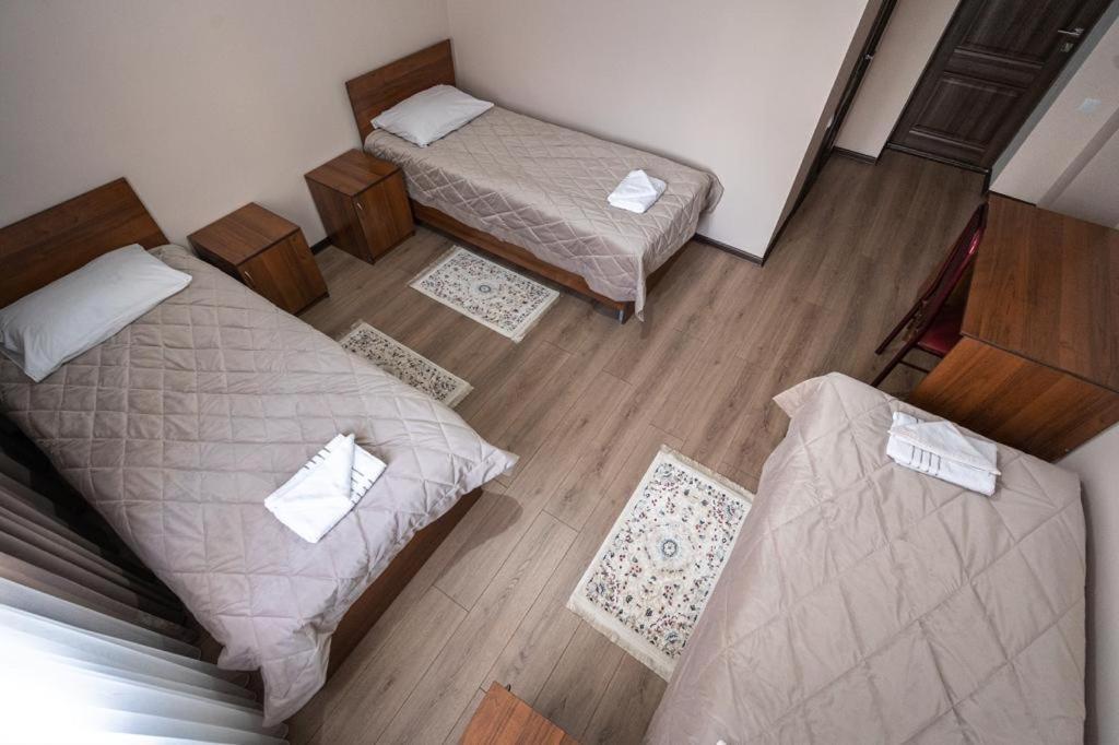 Muras Hotel Karakol Eksteriør billede