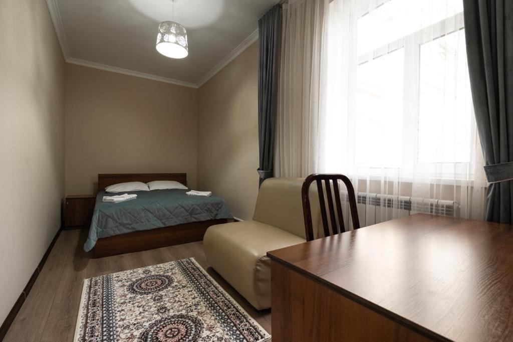 Muras Hotel Karakol Eksteriør billede