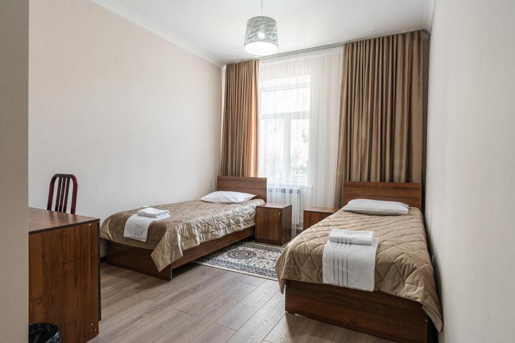 Muras Hotel Karakol Eksteriør billede