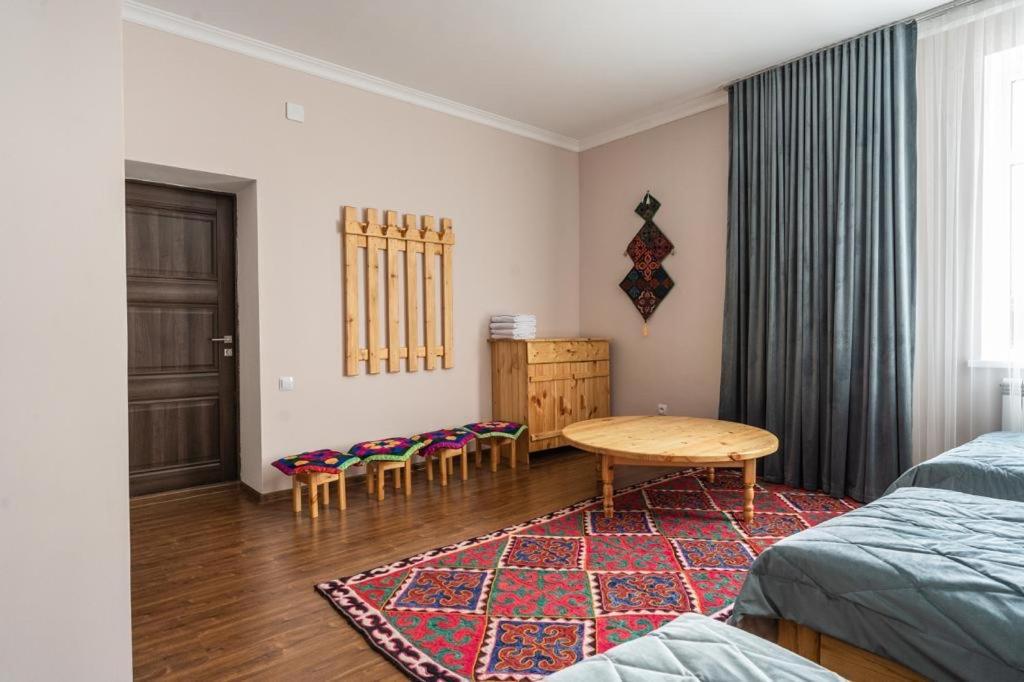 Muras Hotel Karakol Eksteriør billede